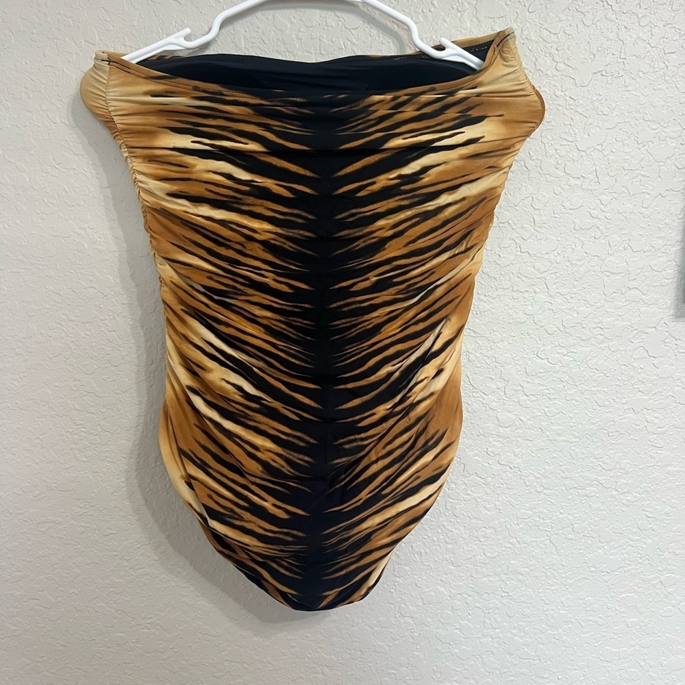 Carmen Marc Valvo Black and Orange Ruched Bodysuit